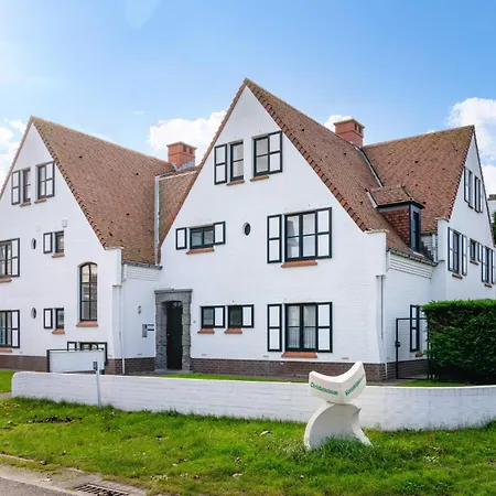 Chateau Maison Blanche Apartment
